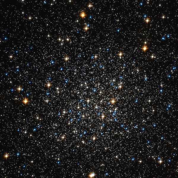 600px-M12_Hubble